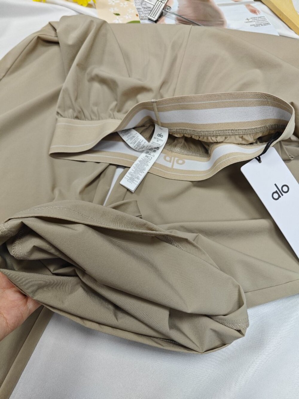☕ALO Yoga Suit Up Trouser Gravel Women's Wide Leg Pants NWT ( Regular 30 inches) - Picture 8 of 9